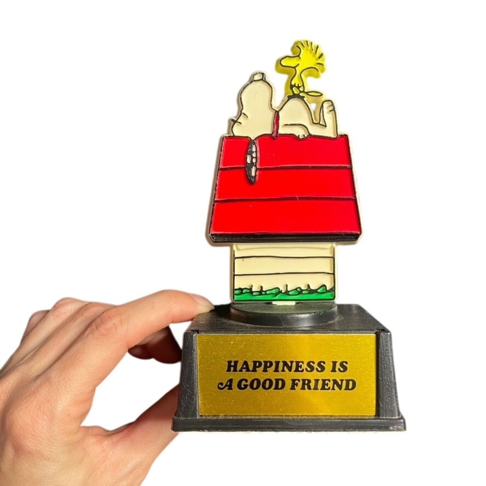 Vintage 1970 Snoopy Woodstock Peanuts Trophy Happiness Is A Good Friend Aviva